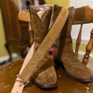 Discontinued Tecovas Dalton 9d with matching belt size 40!